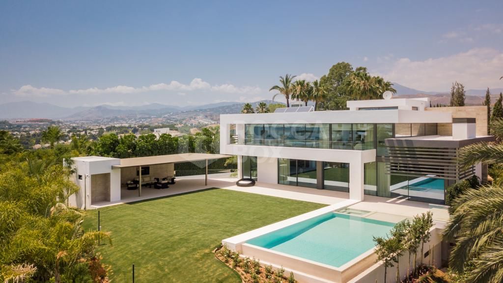 Unparalleled Craftsmanship: Modern Villa in Lomas del Marbella Club