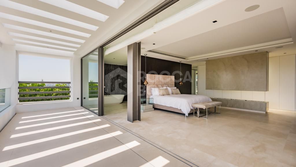 Unparalleled Craftsmanship: Modern Villa in Lomas del Marbella Club