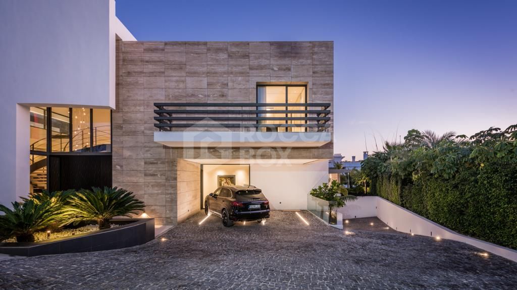 Unparalleled Craftsmanship: Modern Villa in Lomas del Marbella Club