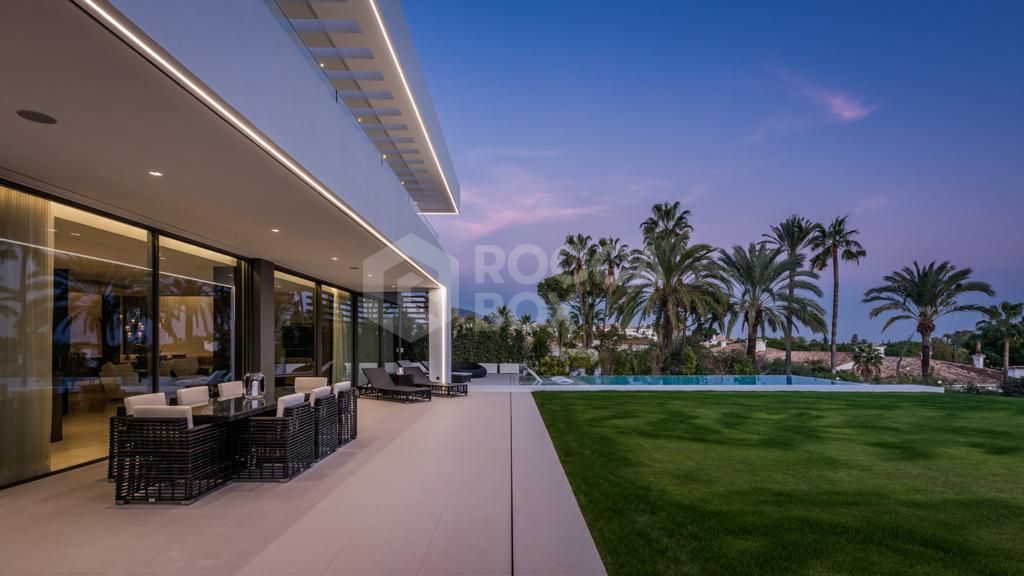 Unparalleled Craftsmanship: Modern Villa in Lomas del Marbella Club