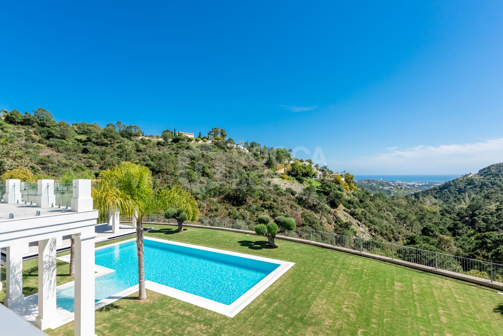 Spectacular luxury villa for sale in El Madroñal, Benahavis.