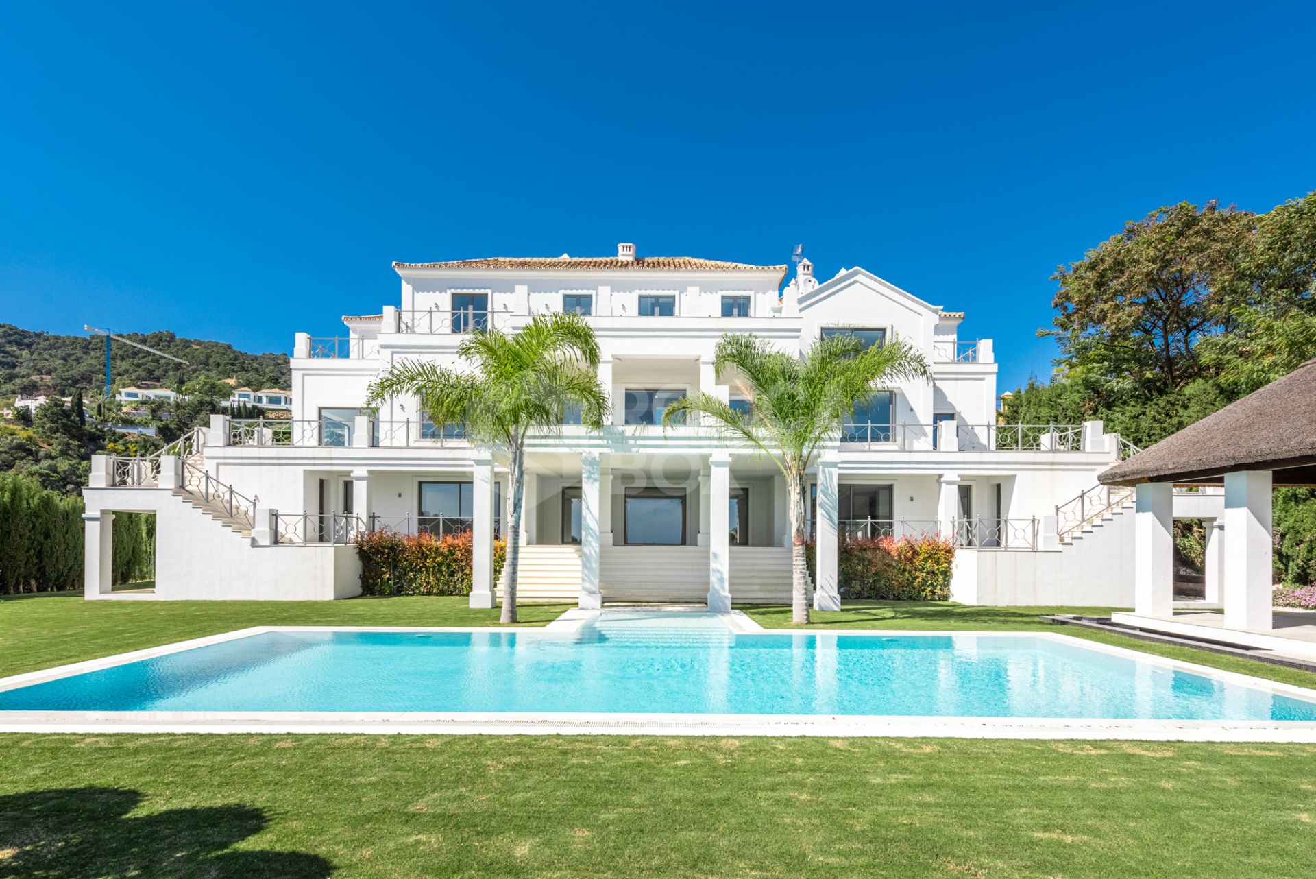 Spectacular luxury villa for sale in El Madroñal, Benahavis.
