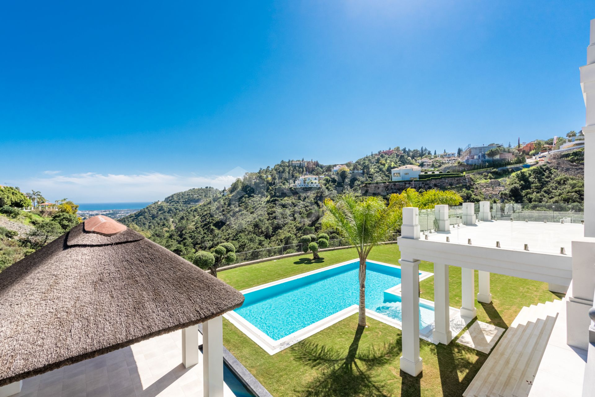 Spectacular luxury villa for sale in El Madroñal, Benahavis.