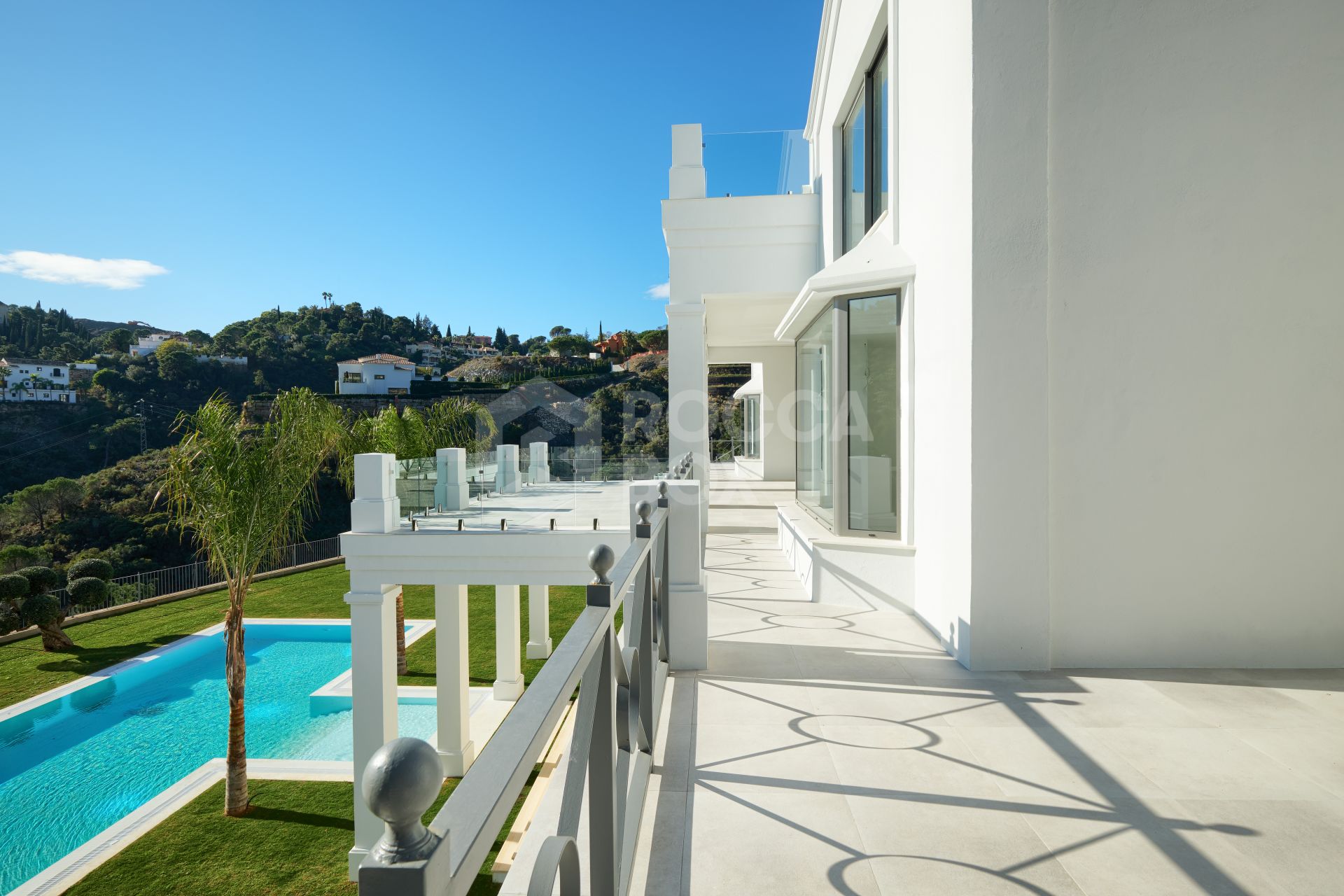 Spectacular luxury villa for sale in El Madroñal, Benahavis.