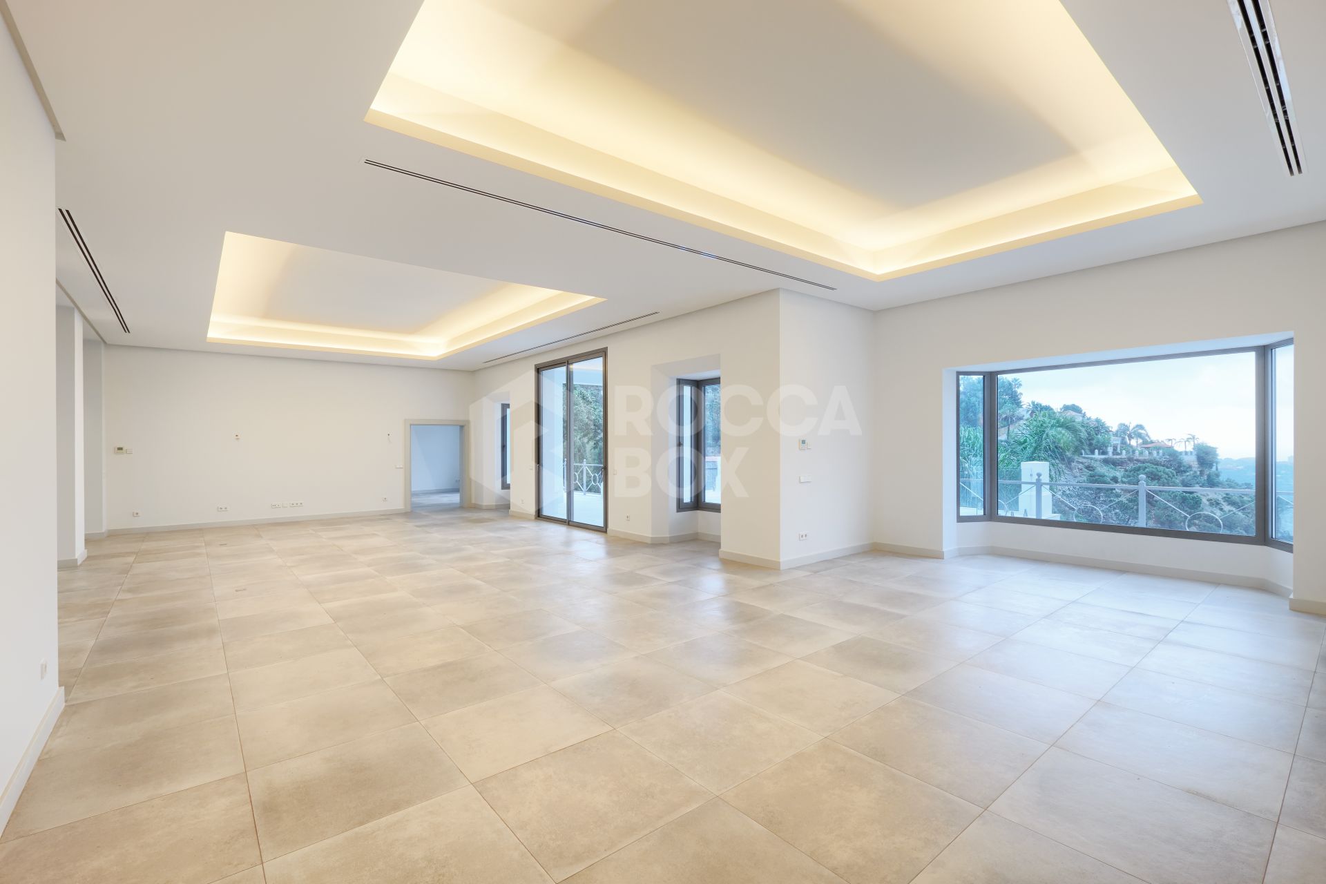 Spectacular luxury villa for sale in El Madroñal, Benahavis.