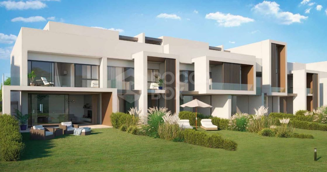Experience the Perfect Harmony of Luxury Living and Golfing Excellence