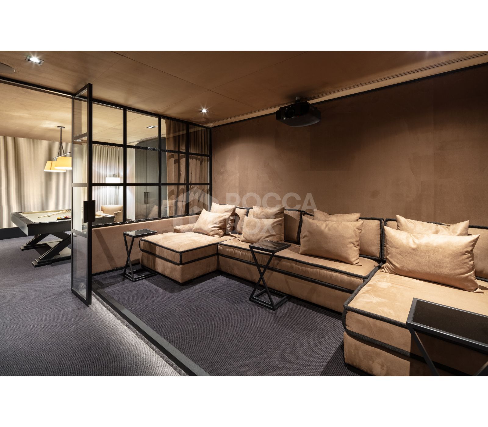 Bespoke and brand new contemporary home, situated in El Herrojo, within the La Quinta Golf & Country Club resort, offering maximum accommodation in a prime location.