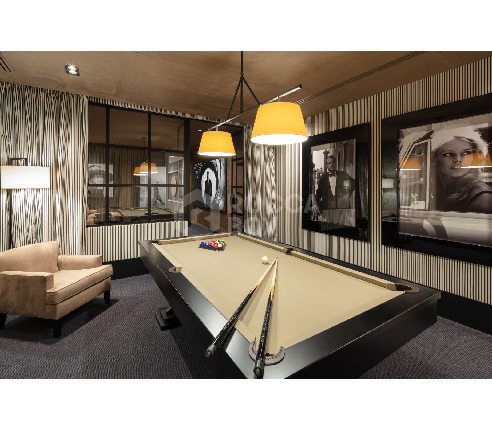 Bespoke and brand new contemporary home, situated in El Herrojo, within the La Quinta Golf & Country Club resort, offering maximum accommodation in a prime location.