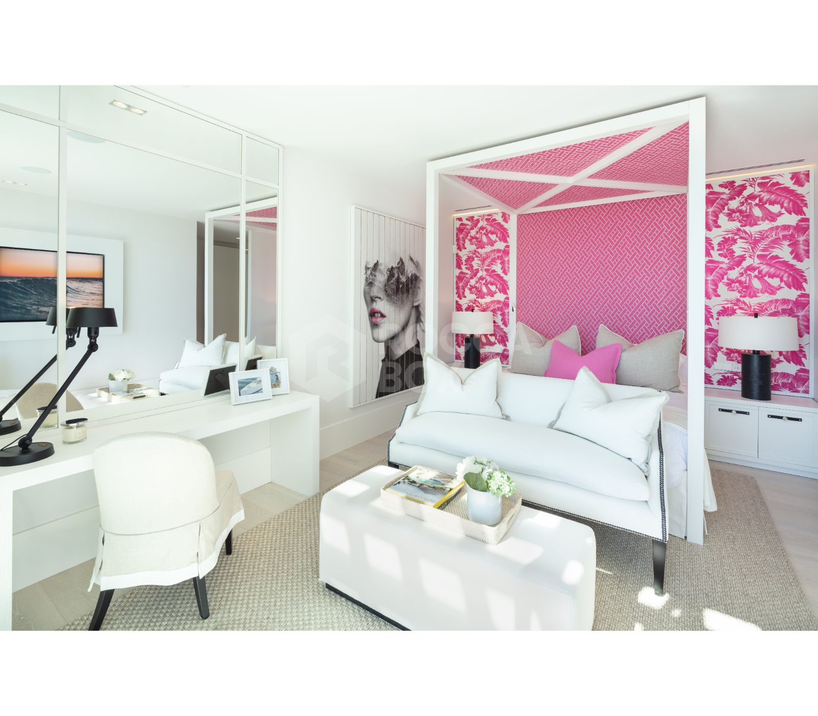 Bespoke and brand new contemporary home, situated in El Herrojo, within the La Quinta Golf & Country Club resort, offering maximum accommodation in a prime location.