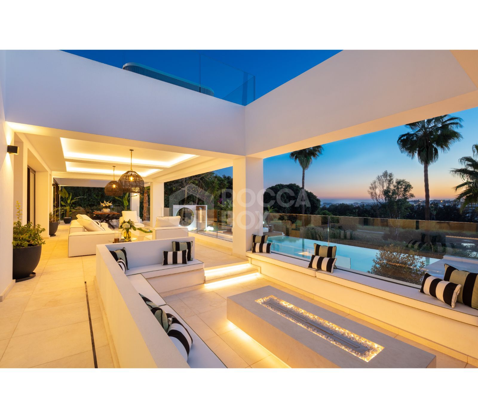 Tailored and bespoke luxury villa nestled in the heart of the Nueva Andalucía Golf Valley.