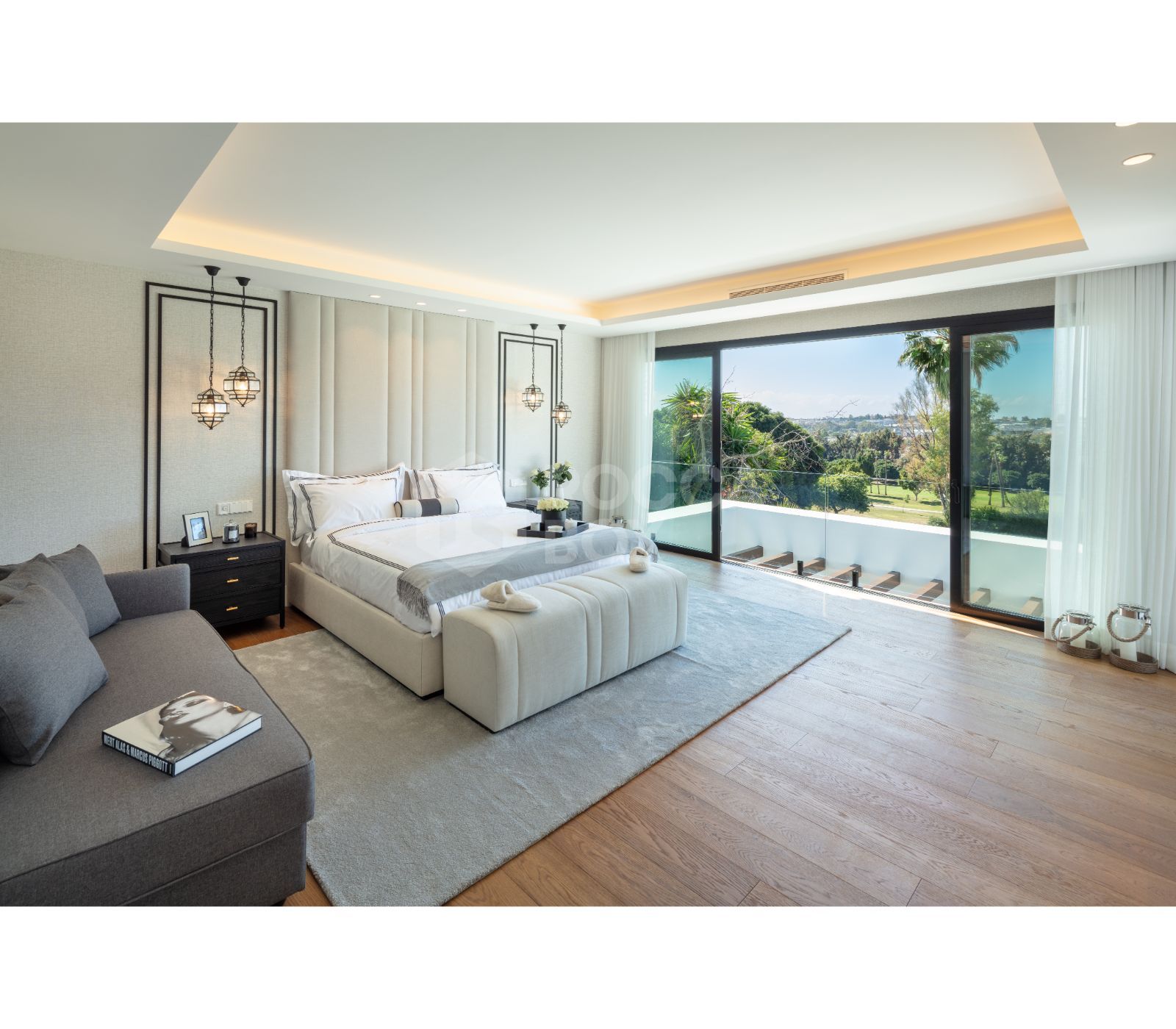 Tailored and bespoke luxury villa nestled in the heart of the Nueva Andalucía Golf Valley.