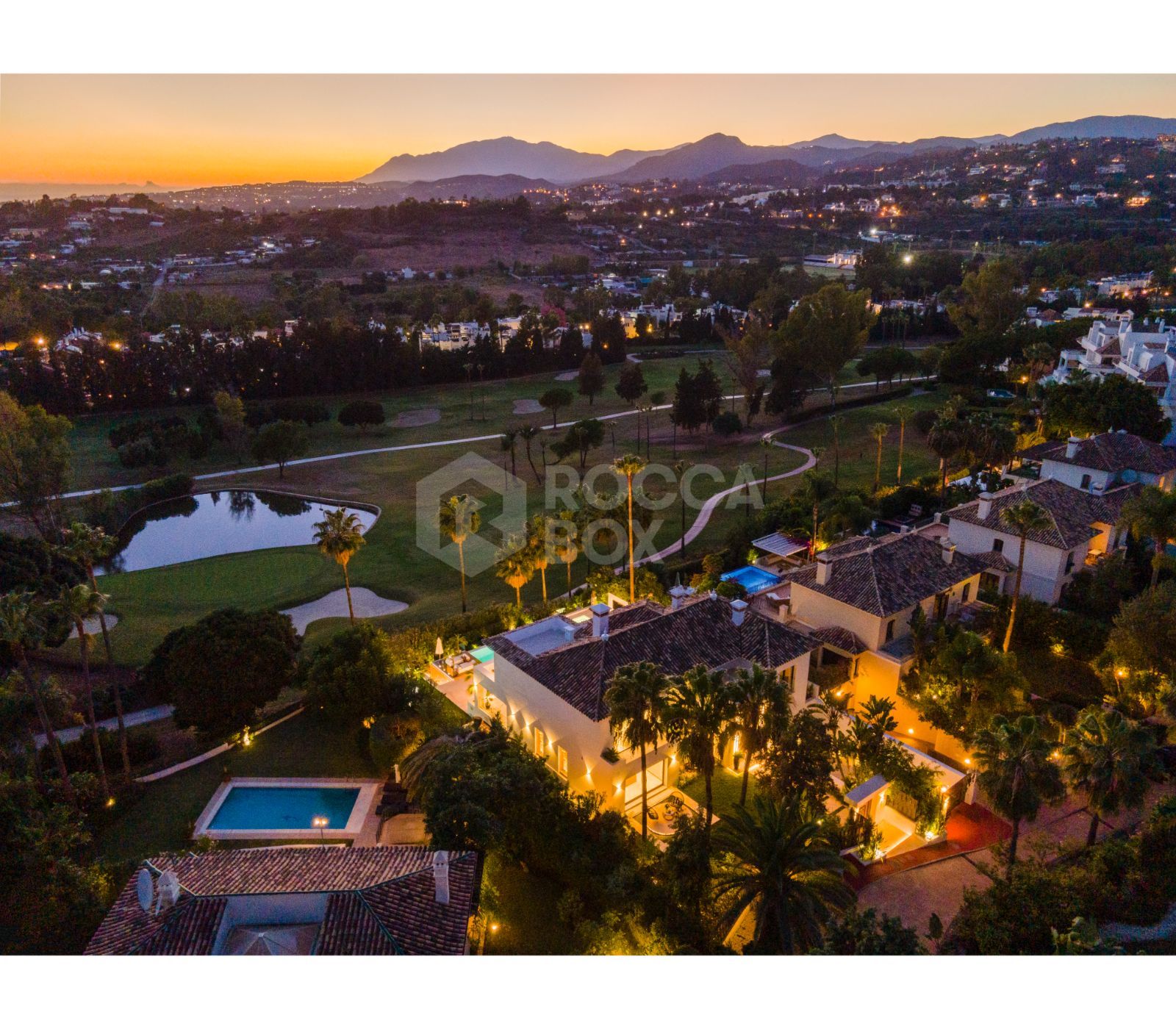 Tailored and bespoke luxury villa nestled in the heart of the Nueva Andalucía Golf Valley.