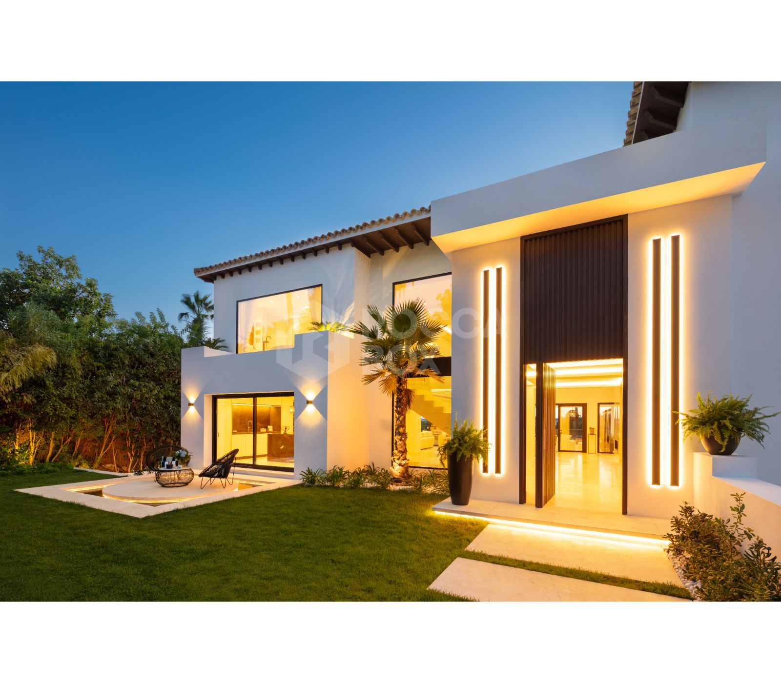 Tailored and bespoke luxury villa nestled in the heart of the Nueva Andalucía Golf Valley.