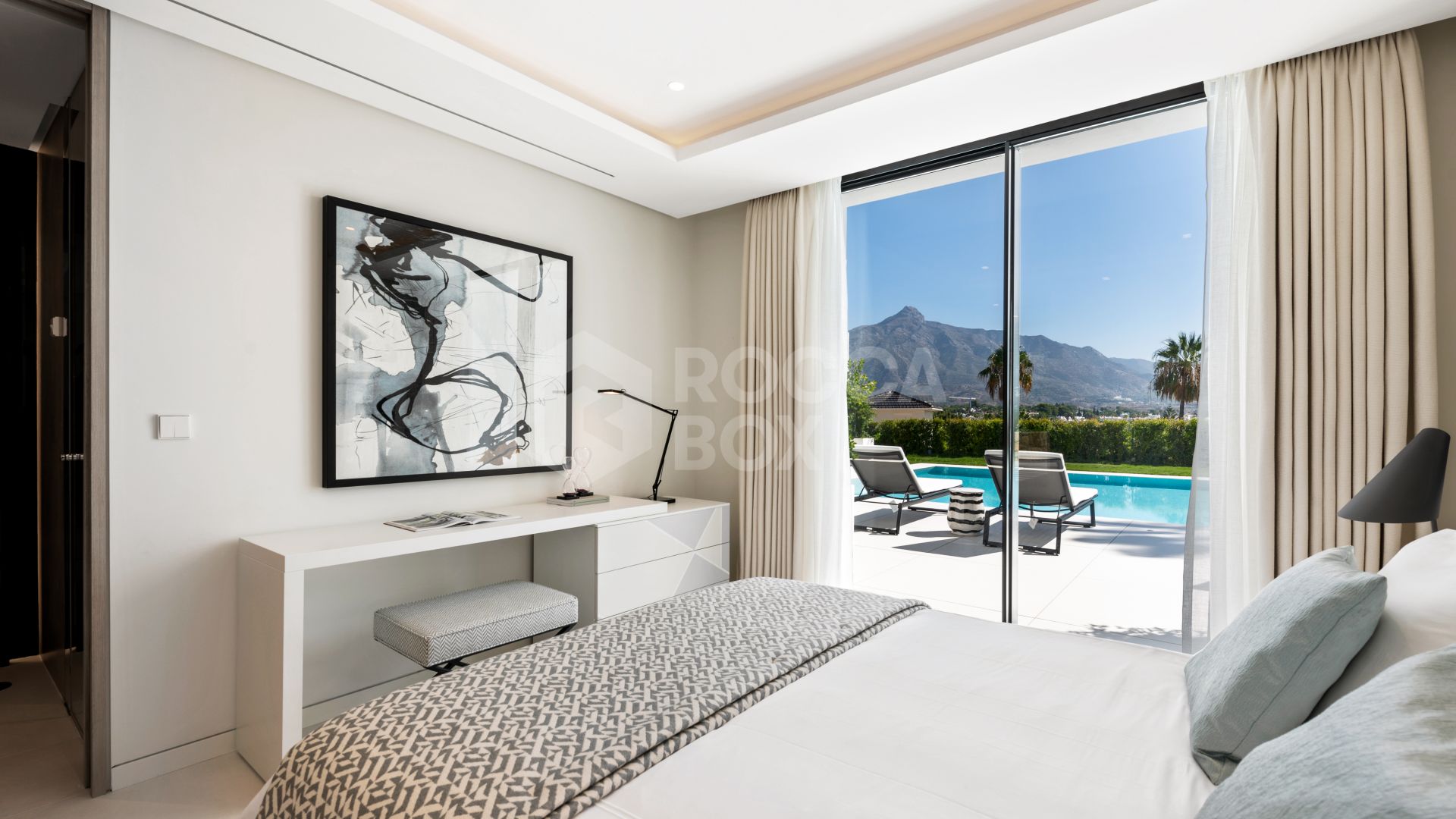 A World Of Luxury Elegance & Prestige. A Modern 4 Bed Villa in Nueva Andalucia, Marbella