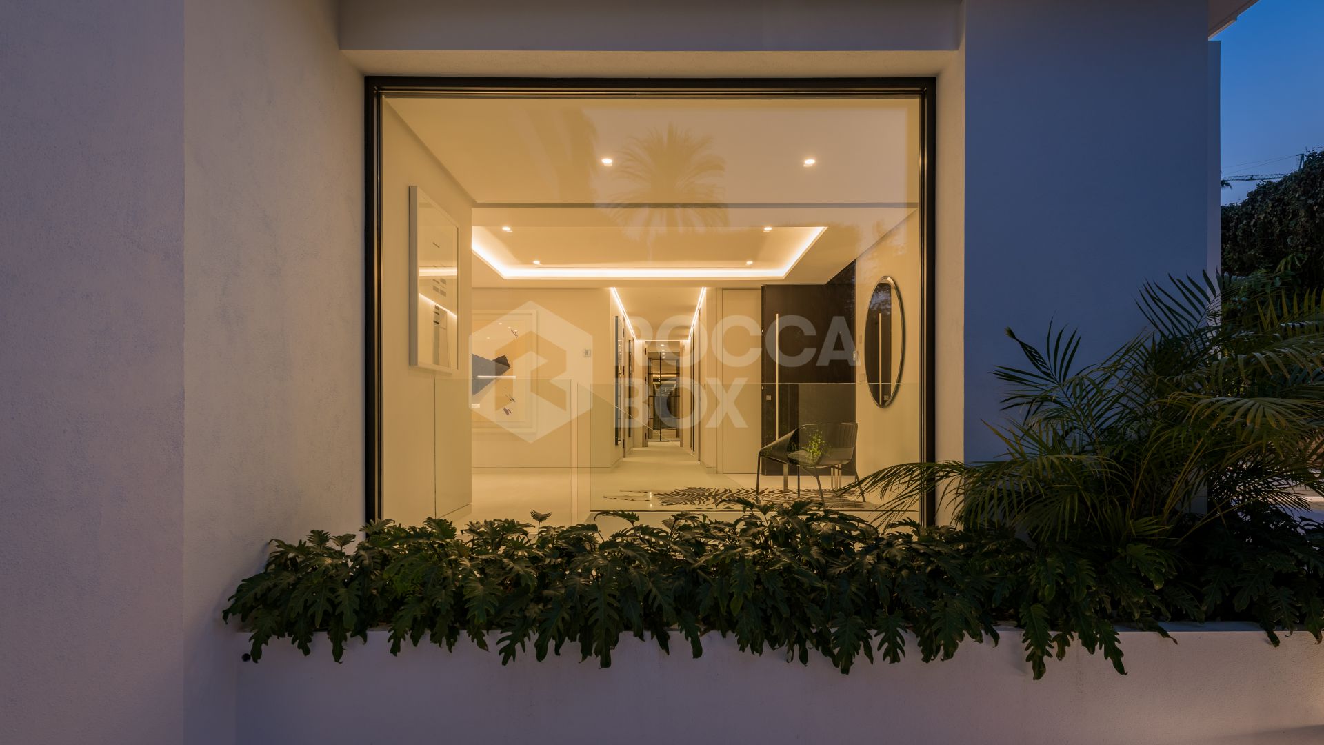 A World Of Luxury Elegance & Prestige. A Modern 4 Bed Villa in Nueva Andalucia, Marbella