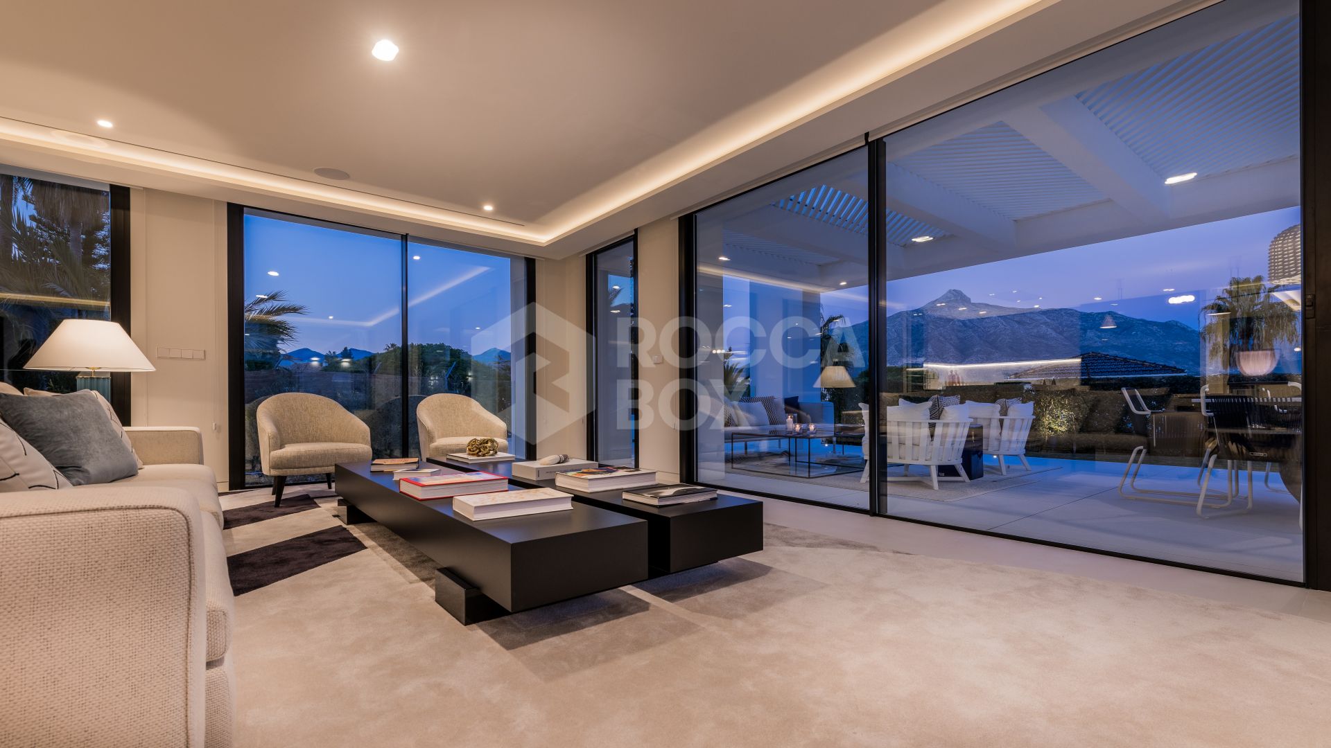 A World Of Luxury Elegance & Prestige. A Modern 4 Bed Villa in Nueva Andalucia, Marbella