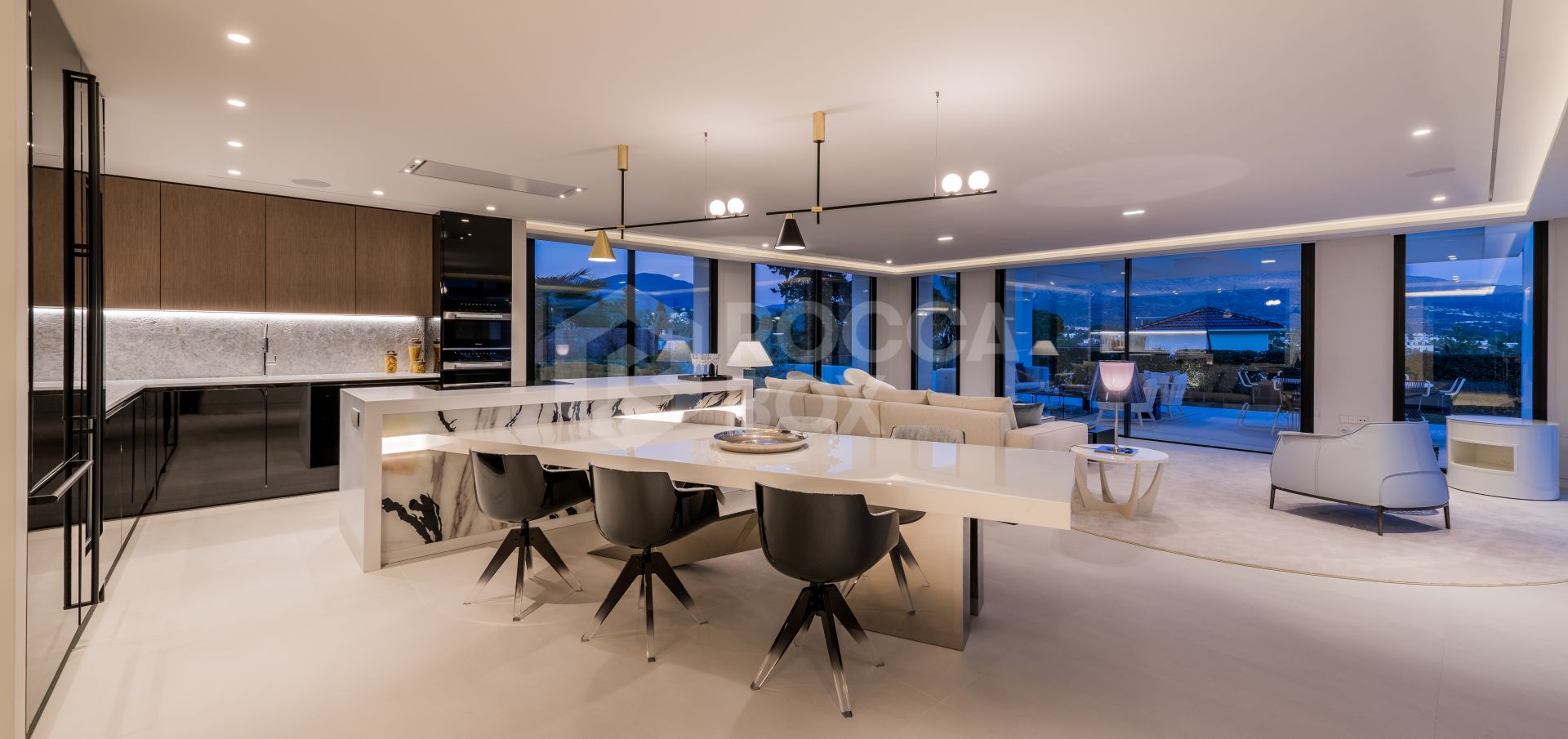 A World Of Luxury Elegance & Prestige. A Modern 4 Bed Villa in Nueva Andalucia, Marbella