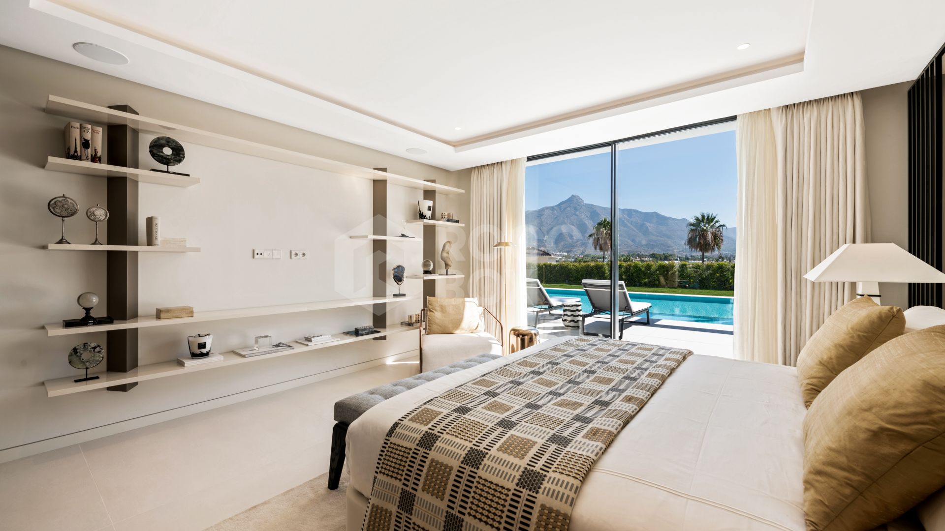 A World Of Luxury Elegance & Prestige. A Modern 4 Bed Villa in Nueva Andalucia, Marbella