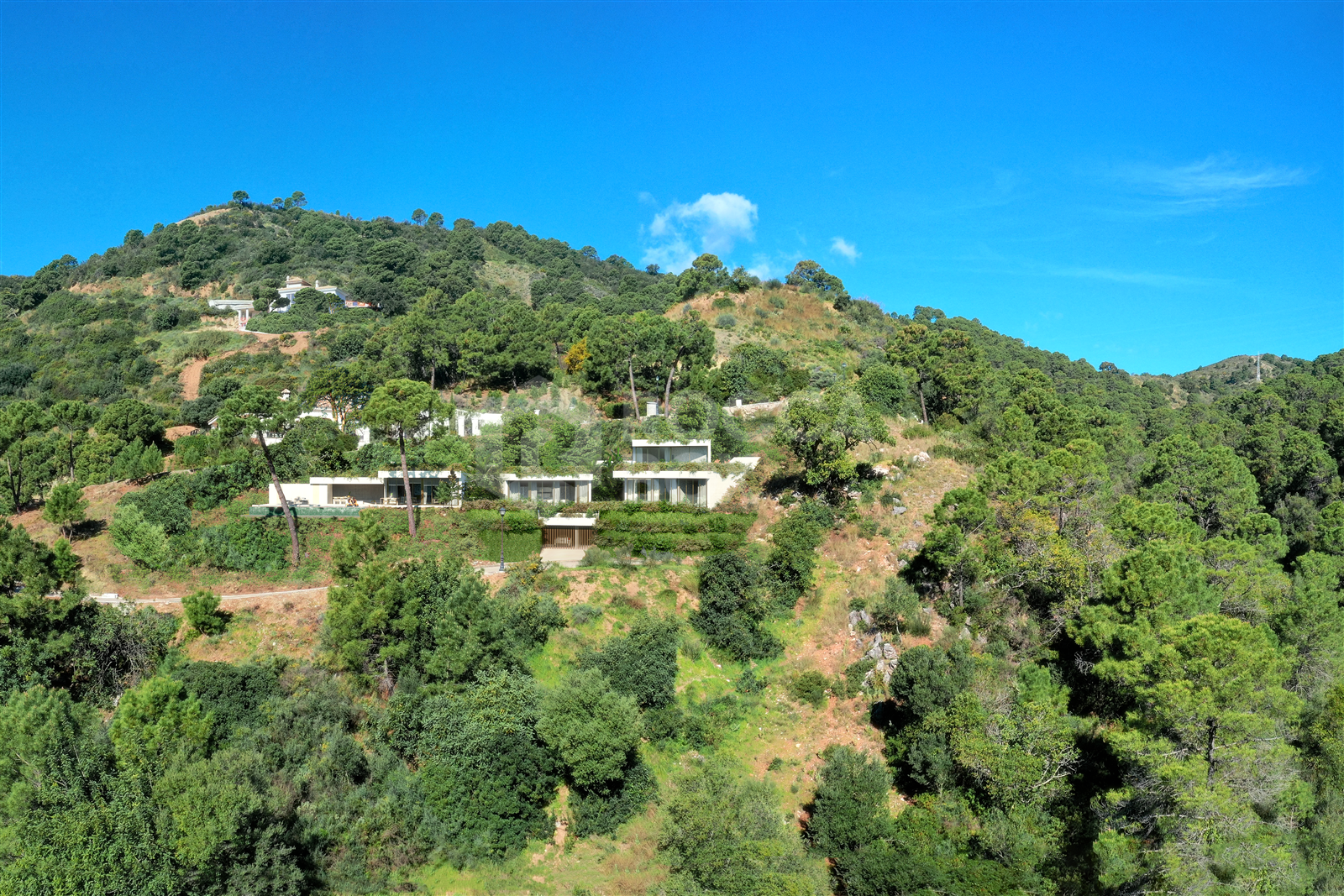 Embrace Harmony and Luxury: Customized Villas in a Tranquil Mountain Setting