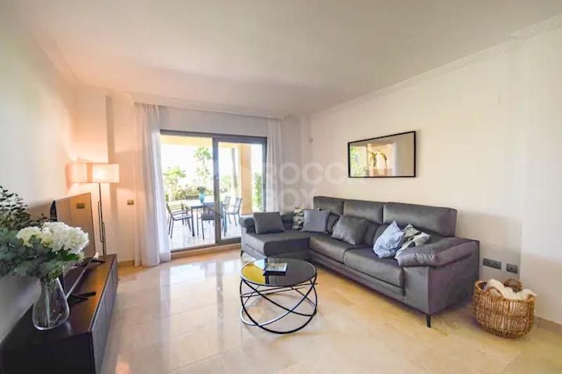 2 bed apartment in the urbanization Hacienda Cifuentes,