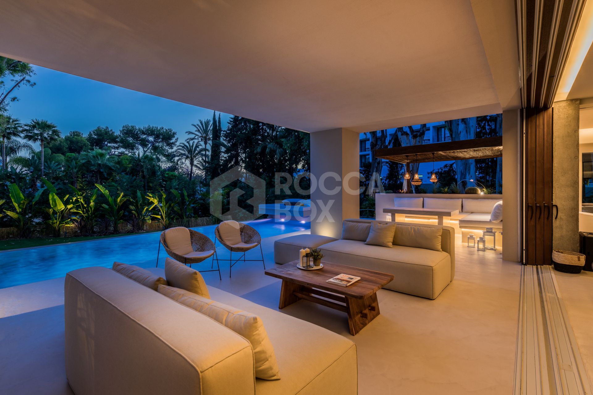 PRIME LOCATION 5 Bedroom Villa In Los Monteros, Marbella