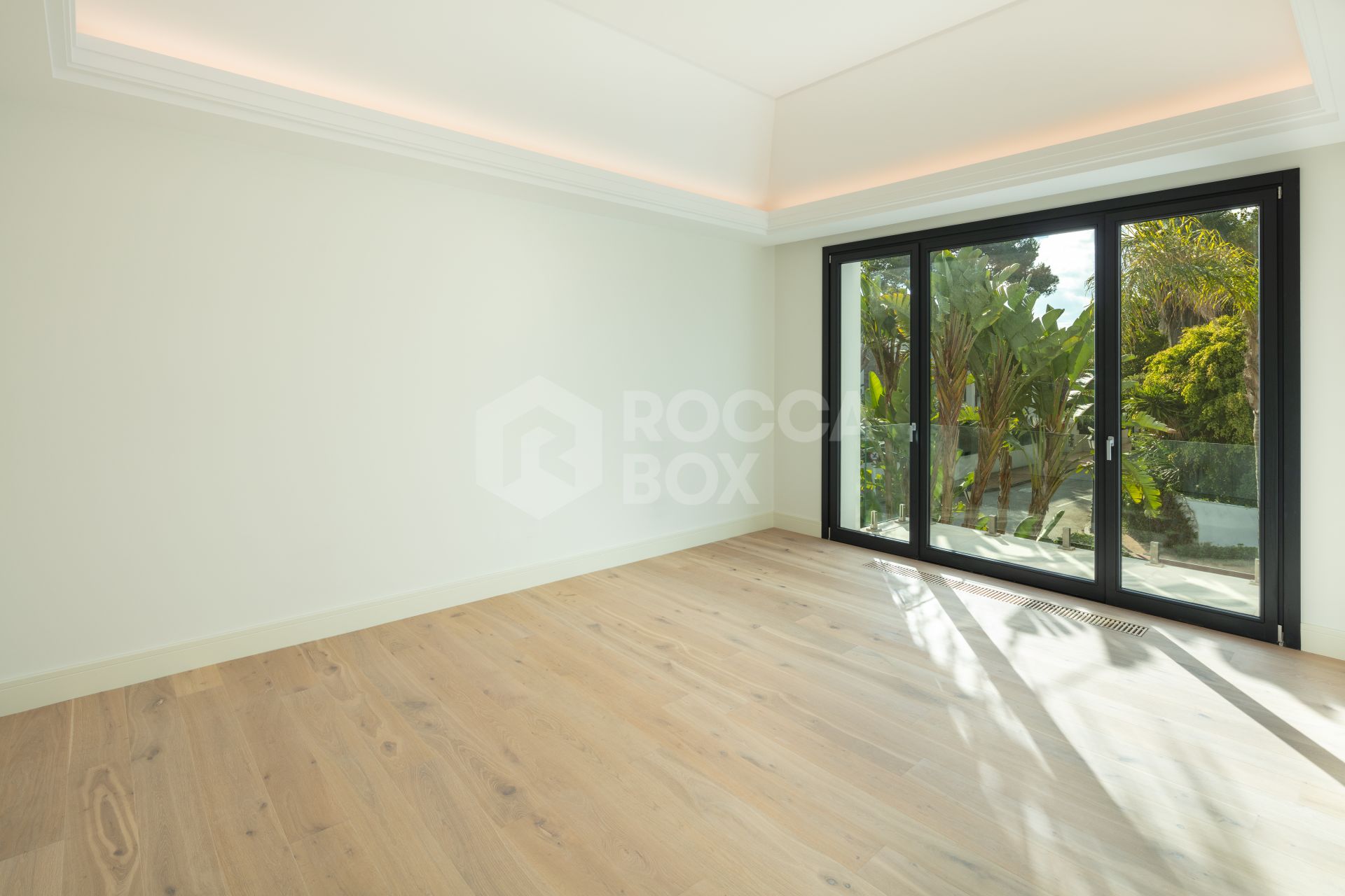 Modern Mansion Less Than 100m From The Beach Marbella