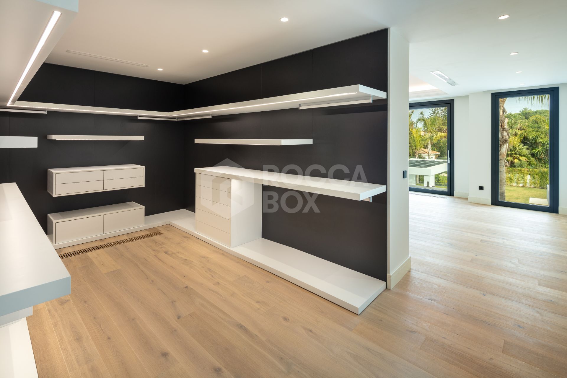 Modern Mansion Less Than 100m From The Beach Marbella