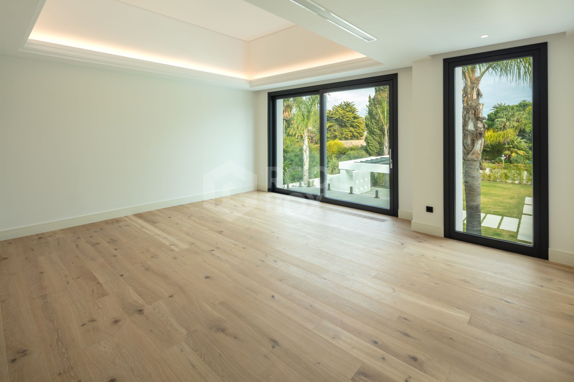 Modern Mansion Less Than 100m From The Beach Marbella