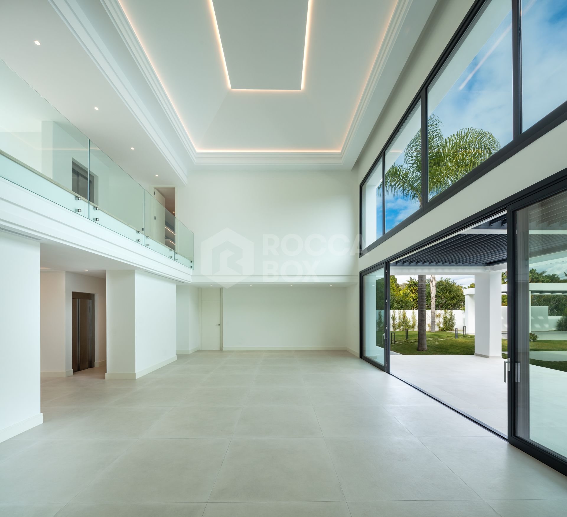 Modern Mansion Less Than 100m From The Beach Marbella