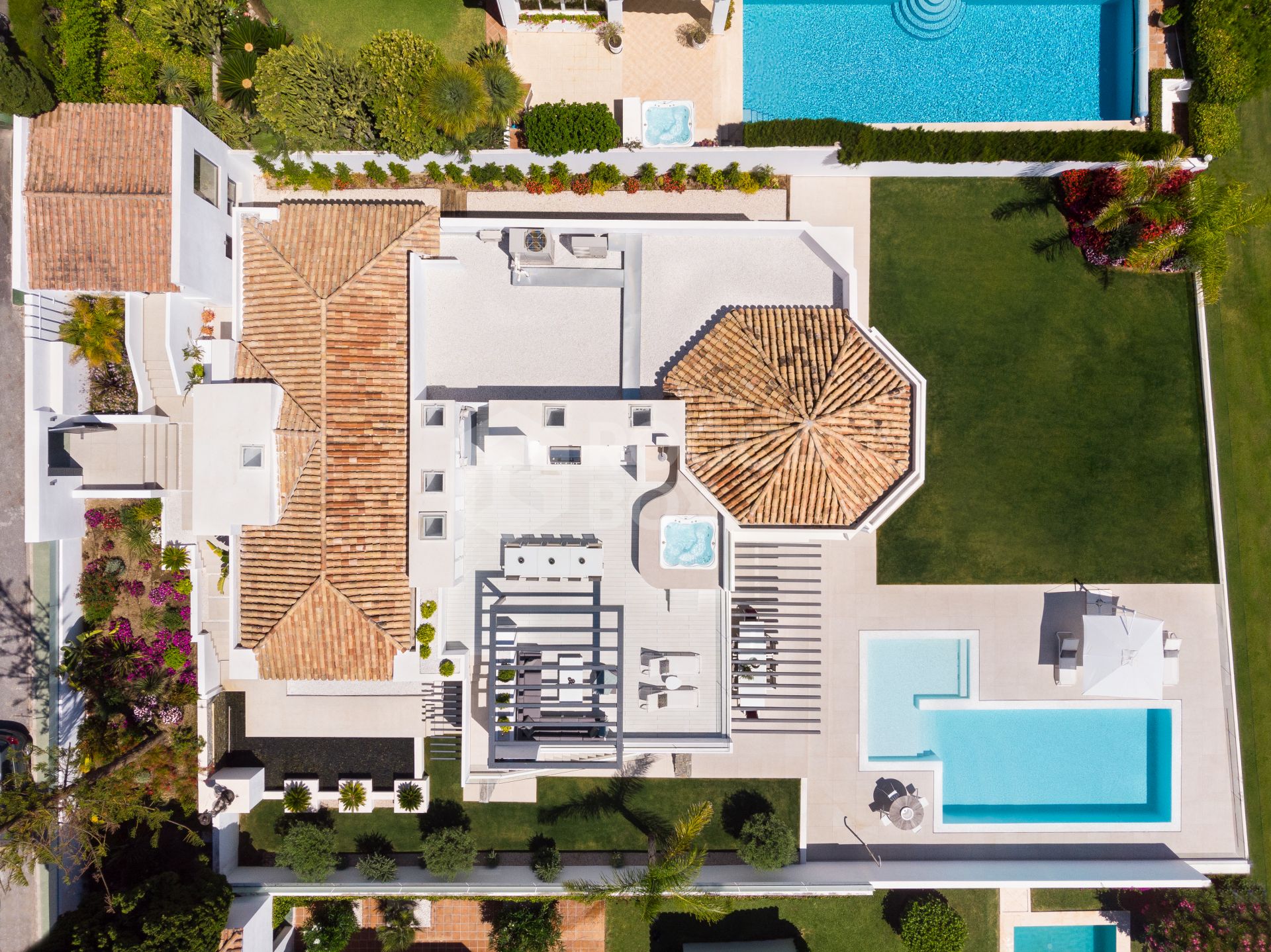 Live In The Lap Of Luxury A Modern 5 Bed 5 Villa Nueva Andalucia, Marbella