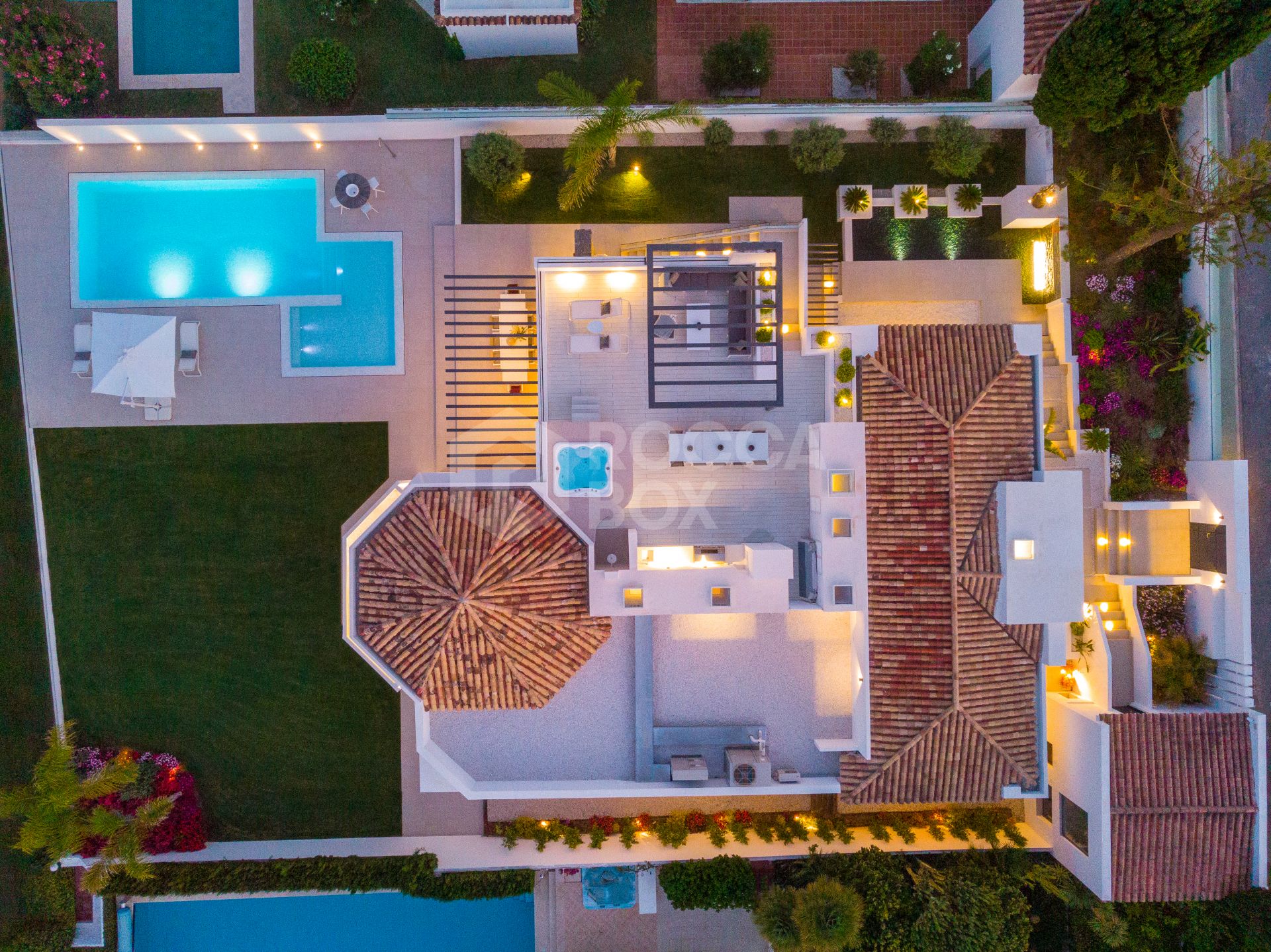 Live In The Lap Of Luxury A Modern 5 Bed 5 Villa Nueva Andalucia, Marbella