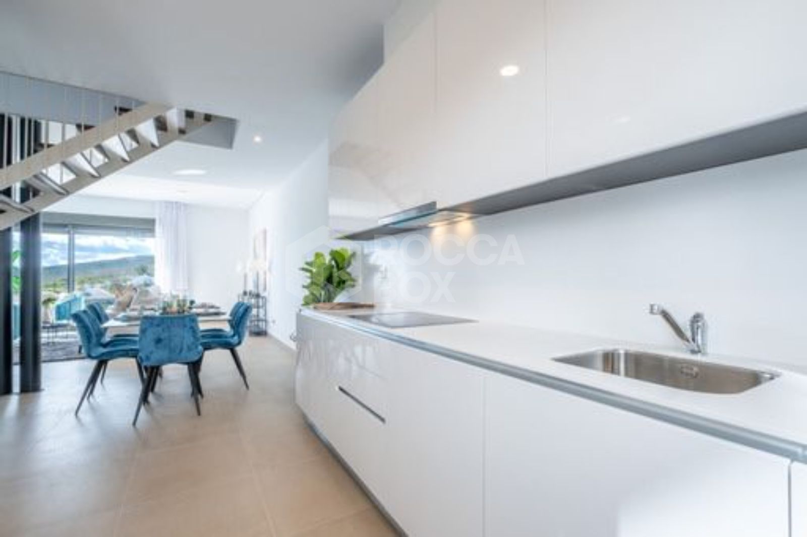 Luxurious Contemporary Villas with Stunning Views: Your Ideal Golf Retreat
