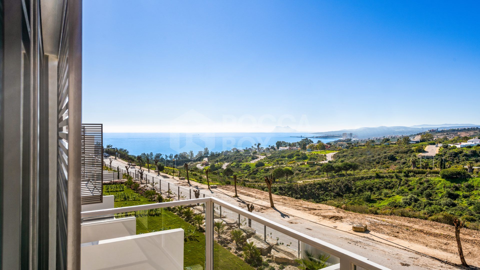 Luxurious Contemporary Villas with Stunning Views: Your Ideal Golf Retreat