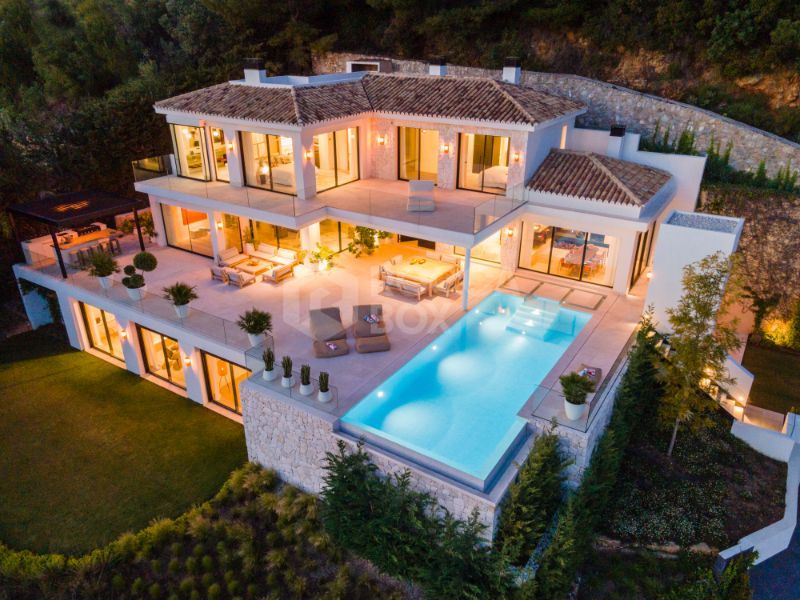 Exquisite Marbella Villa With Panoramic Sea Views