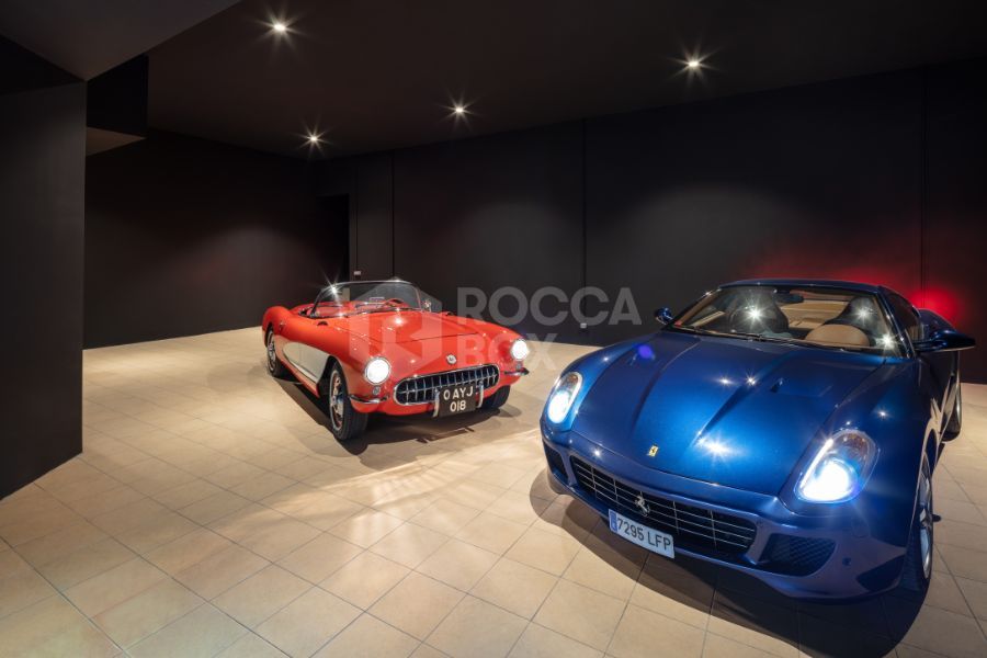 Exquisite Marbella Villa With Panoramic Sea Views