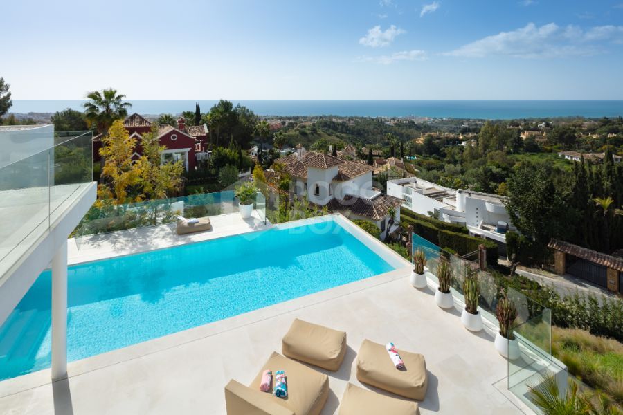 Exquisite Marbella Villa With Panoramic Sea Views