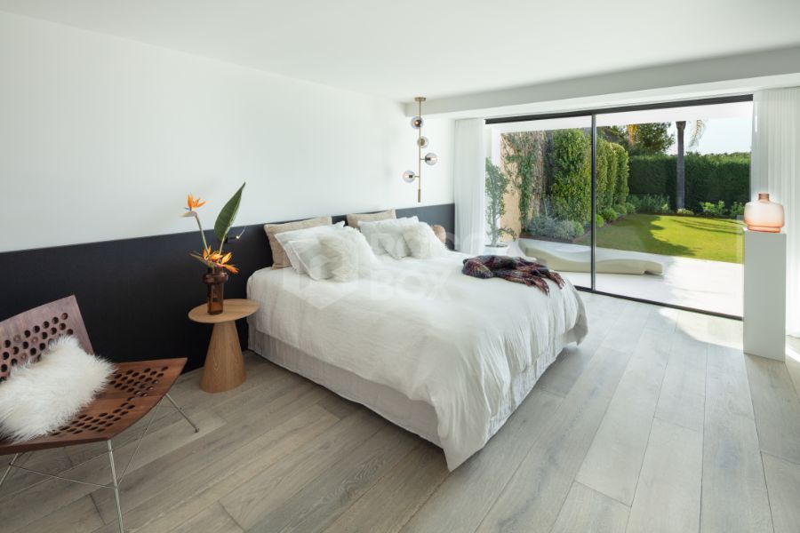 Exquisite Marbella Villa With Panoramic Sea Views