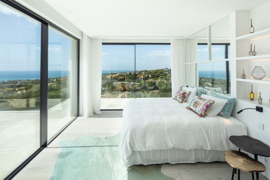 Exquisite Marbella Villa With Panoramic Sea Views