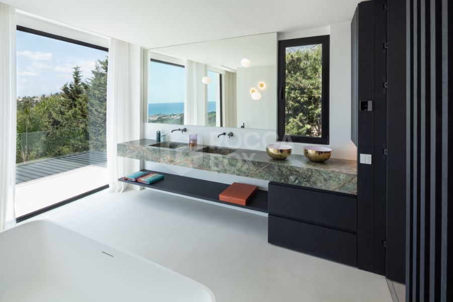 Exquisite Marbella Villa With Panoramic Sea Views