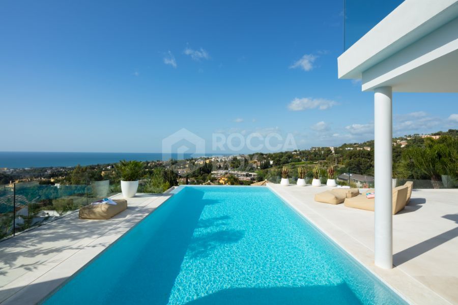 Exquisite Marbella Villa With Panoramic Sea Views