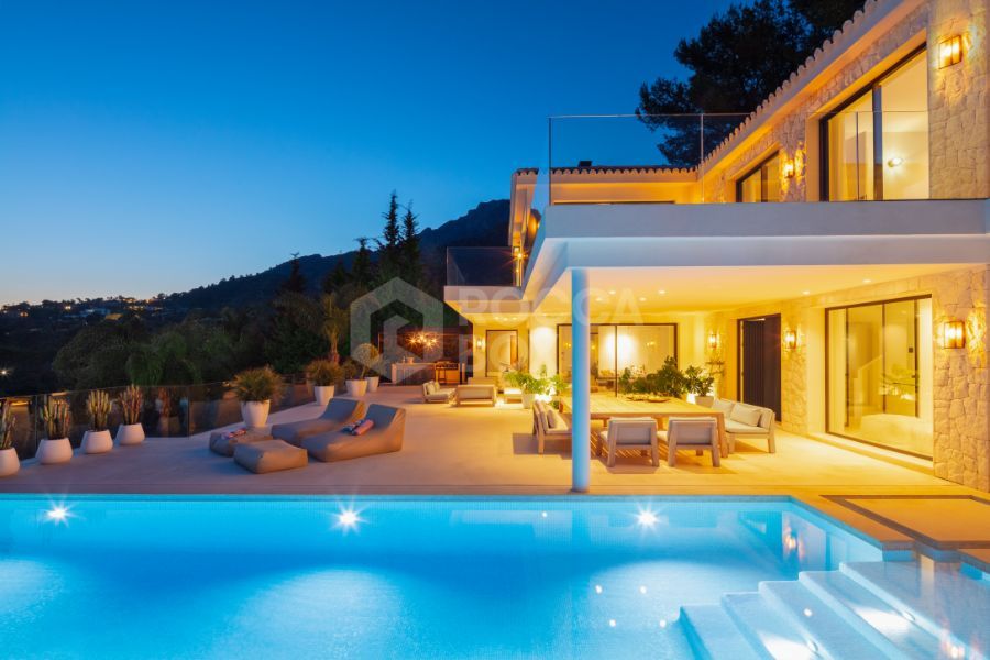 Exquisite Marbella Villa With Panoramic Sea Views