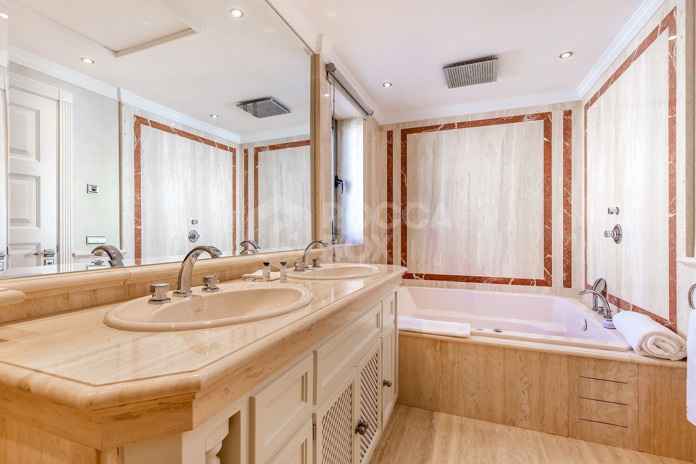 Spectacular Townhouse Exclusive in Sierra Blanca del Mar