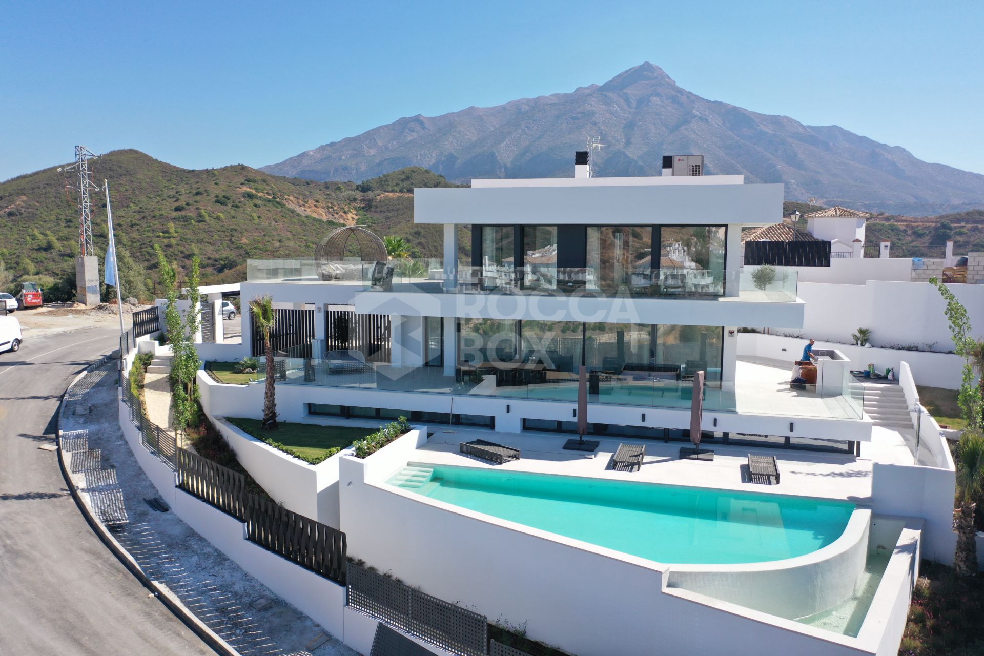 Luxurious Living in an Exquisite Villa: Unmatched Elegance and Breathtaking Views