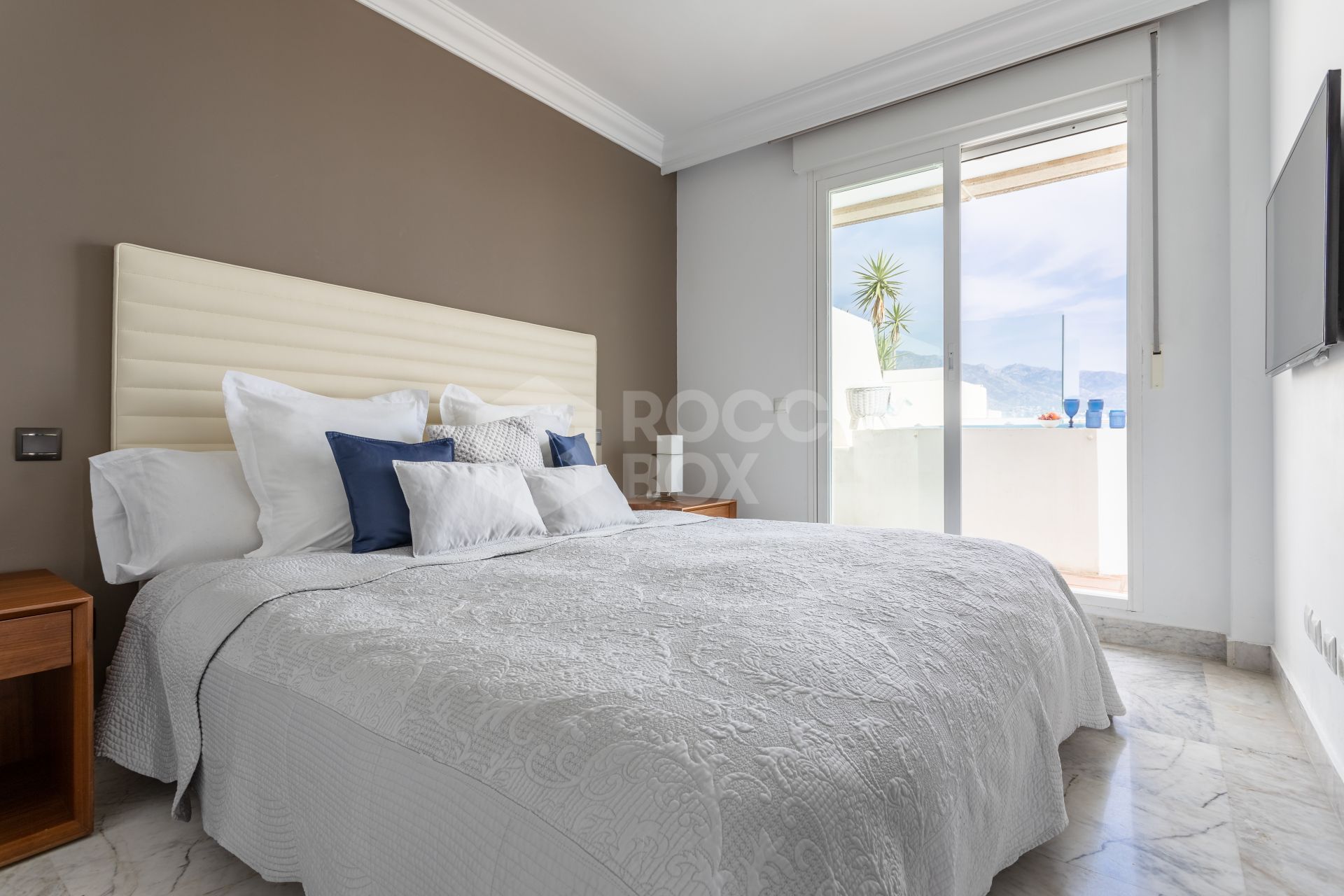 Luxury Redefined: Penthouse Living in Puerto Banús