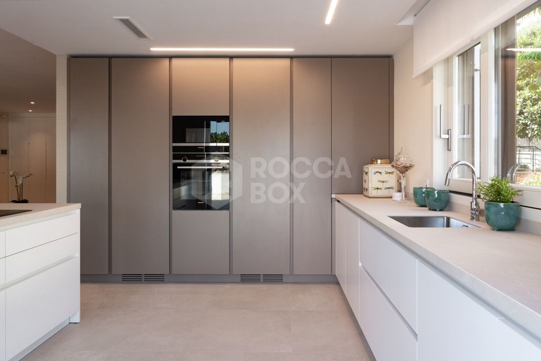 Aesthetic Harmony and Superior Craftsmanship: Experience Luxury Living on the Costa del Sol