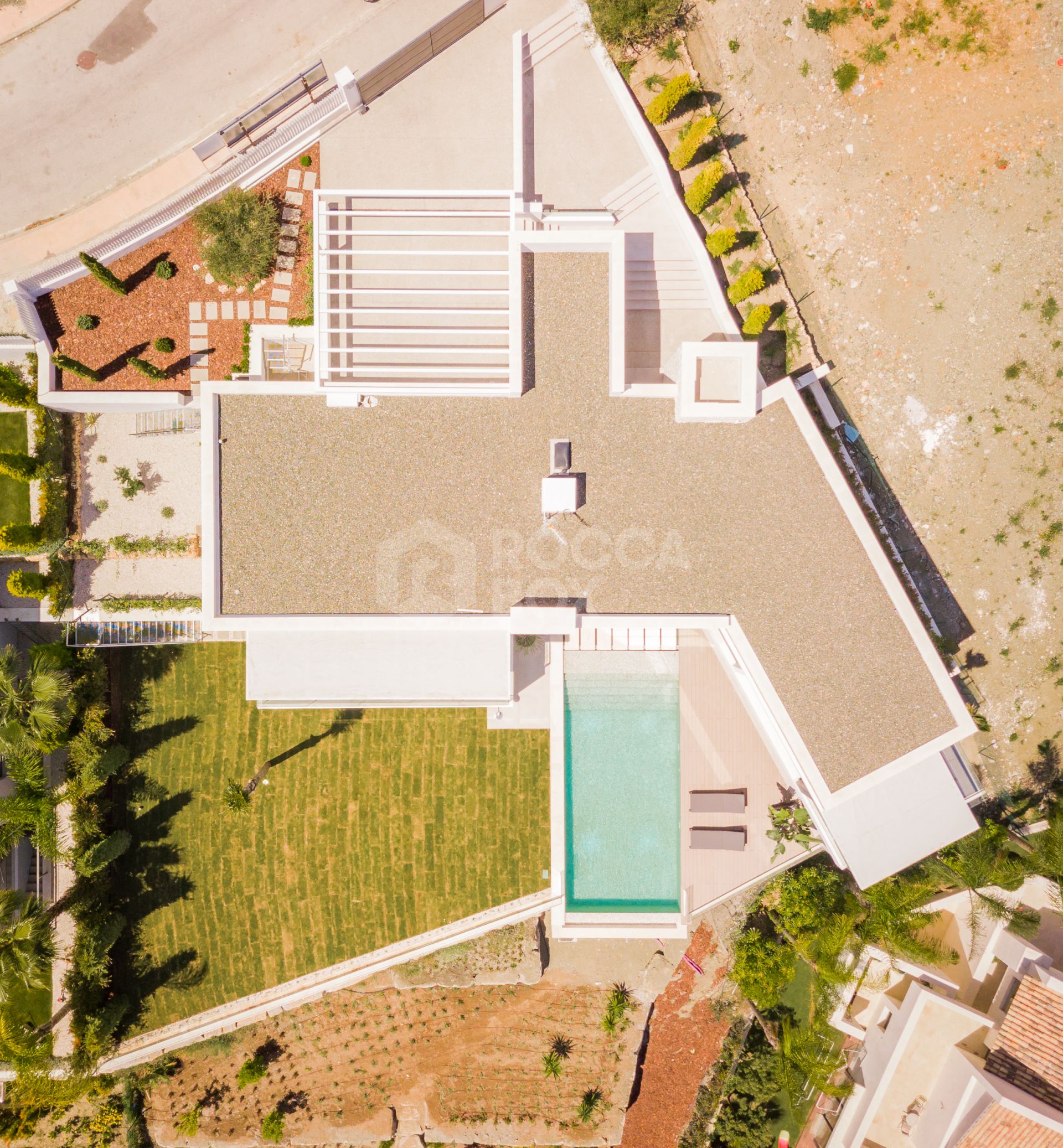 A SPECTACULAR 6 BEDROOM CONTEMPORARY VILLA WITH AMAZING VIEWS OF THE GOLF AND MEDITERRANEAN.