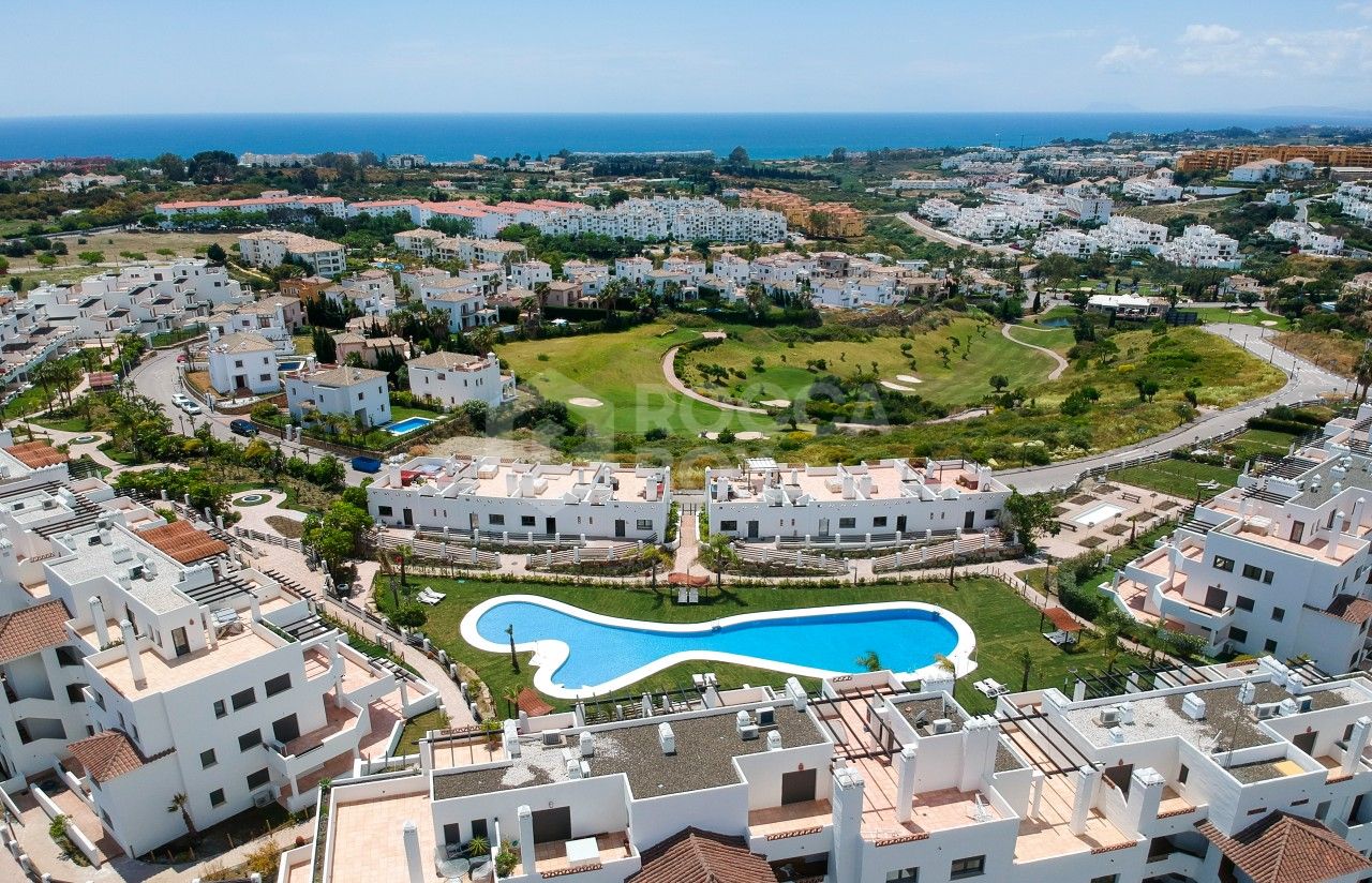 STUNNING 3 BEDROOM 2 BATHROOM APARTMENT IN LA RESINA GOLF ESTEPONA.