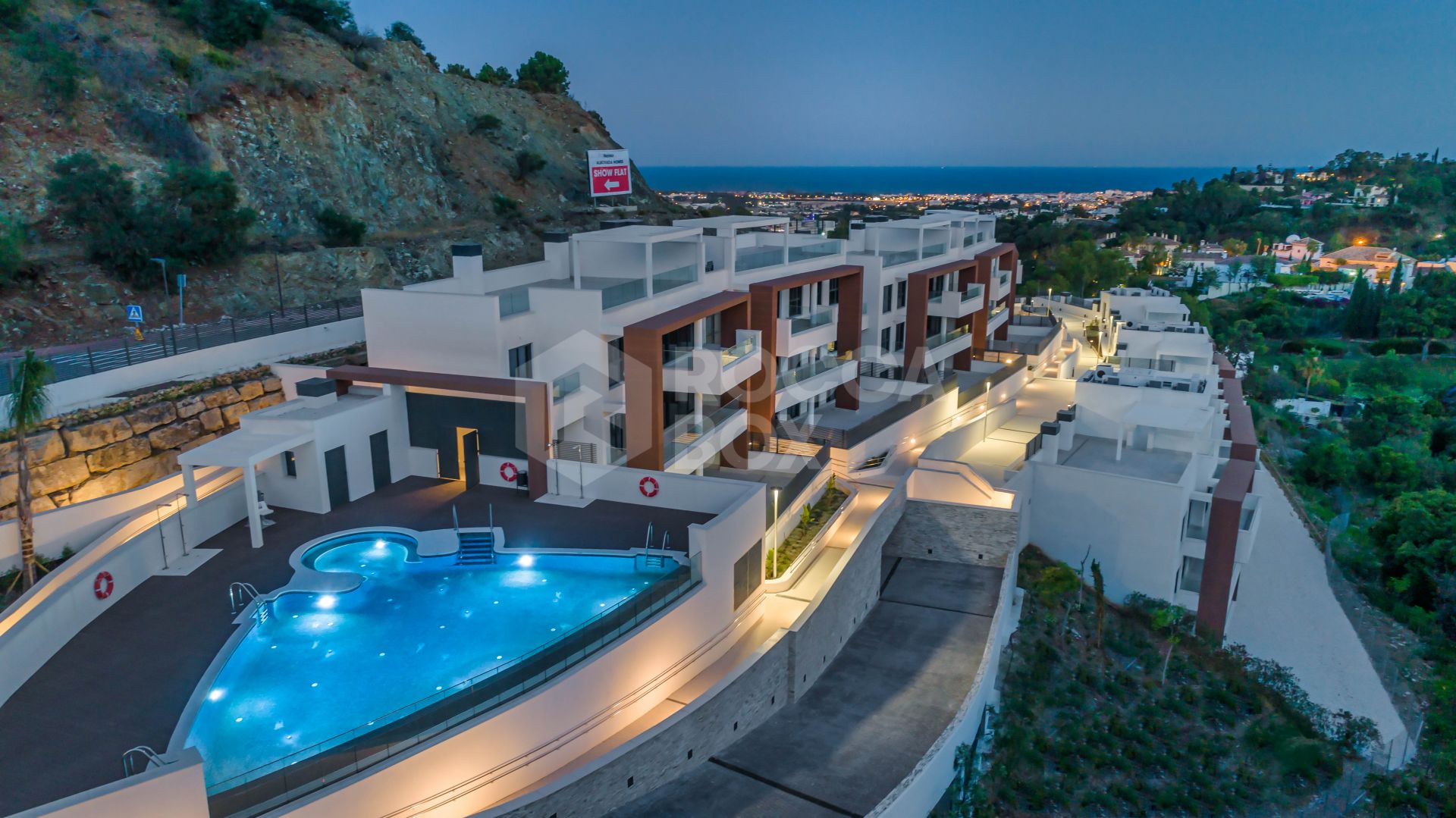 Alborada offers homes with a modern, attractive design and attention todetail, in a promotion perfectly integrated with the nature of its beautifulsurroundings.