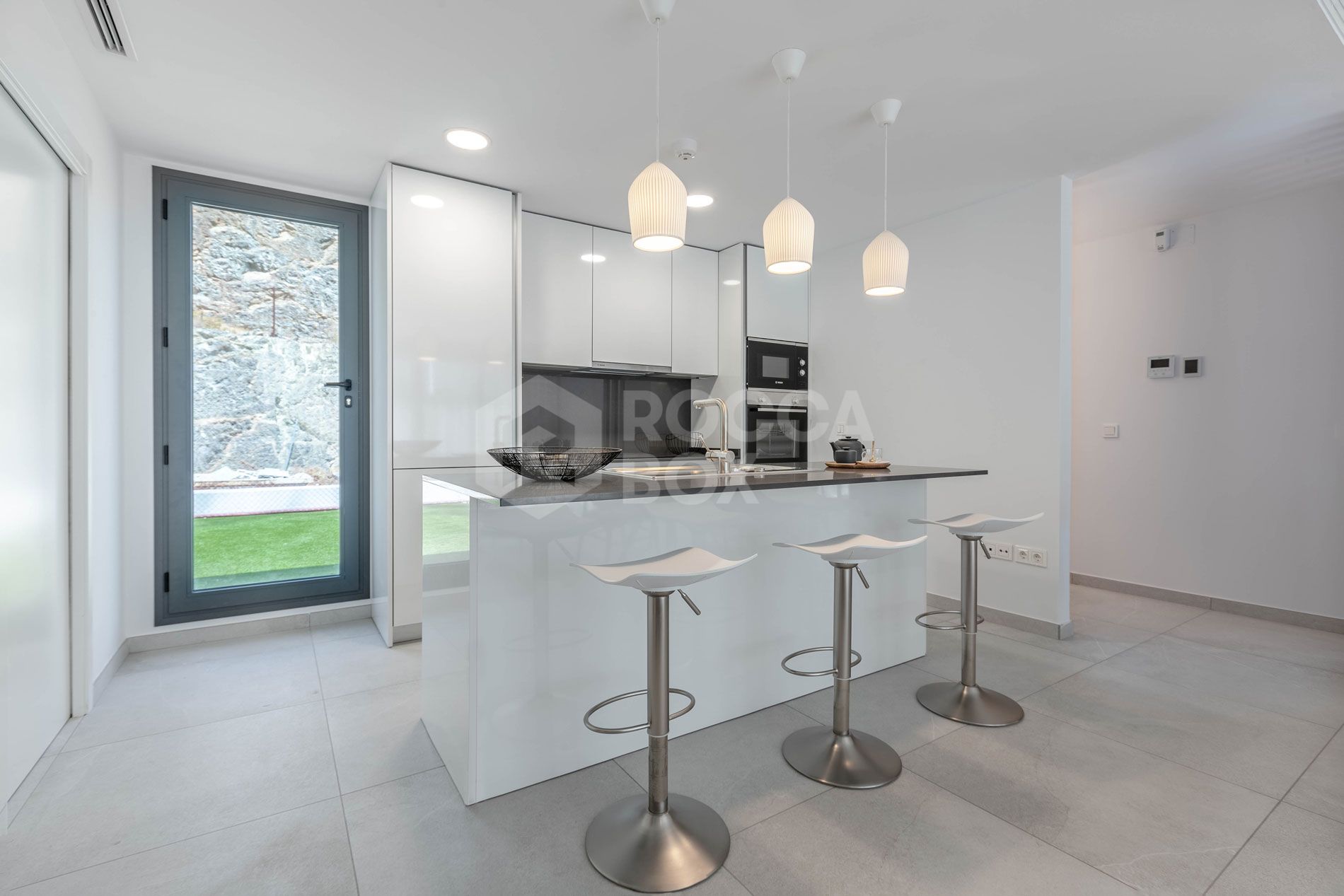 Alborada offers homes with a modern, attractive design and attention todetail, in a promotion perfectly integrated with the nature of its beautifulsurroundings.