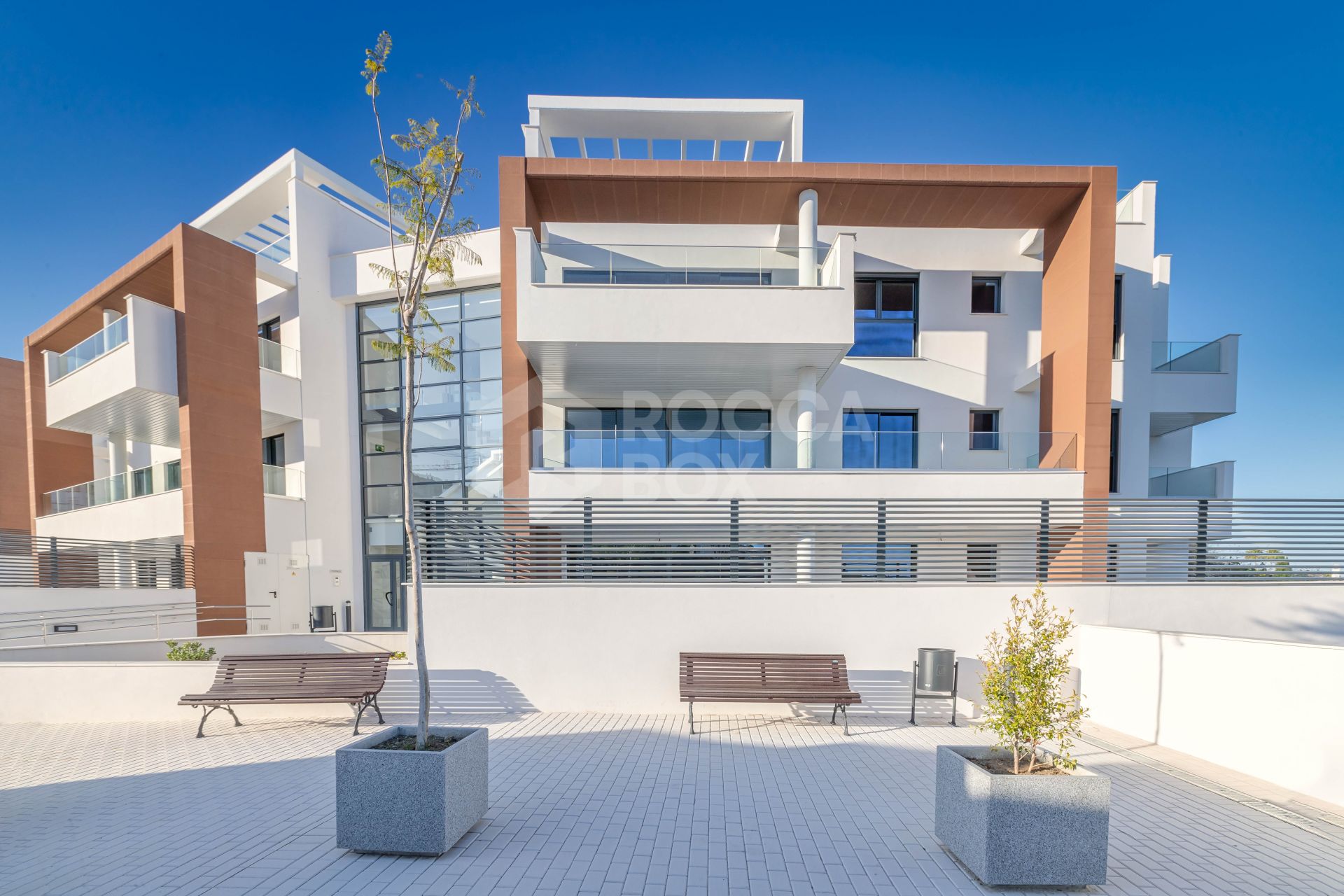 Alborada offers homes with a modern, attractive design and attention todetail, in a promotion perfectly integrated with the nature of its beautifulsurroundings.